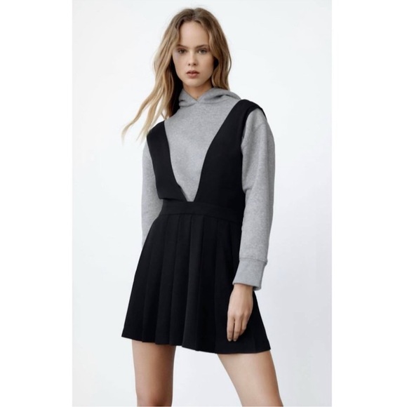 Zara Black Pinafore Skirt With Box Pleats NWT - Picture 1 of 6